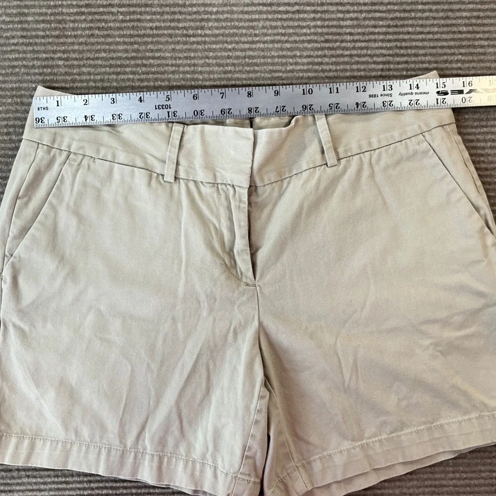 Ann Taylor LOFT Womens Khaki Beige Cotton Chino Shorts Size 4 Mid Rise 4 Inseam